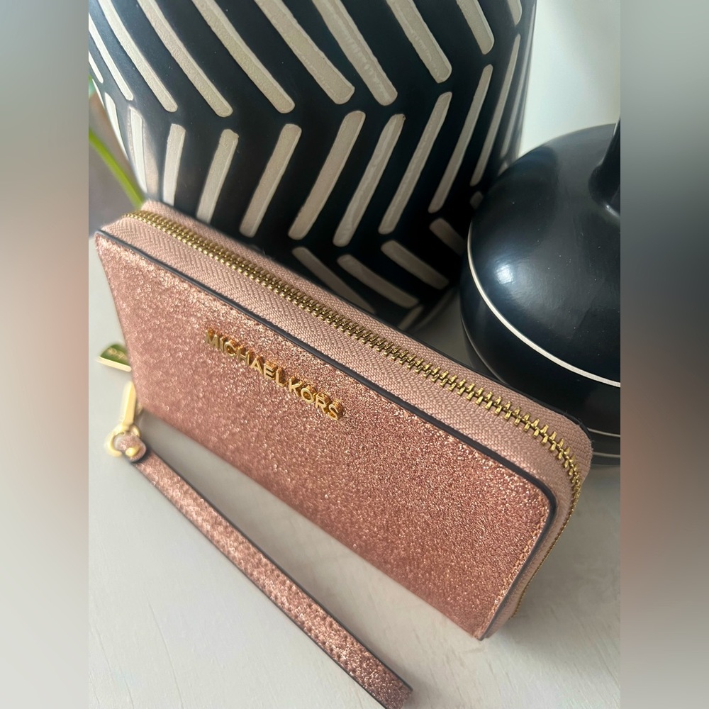 Michael Kors Rose Gold Glitter Wallet/Wristlet - Picture 3 of 9